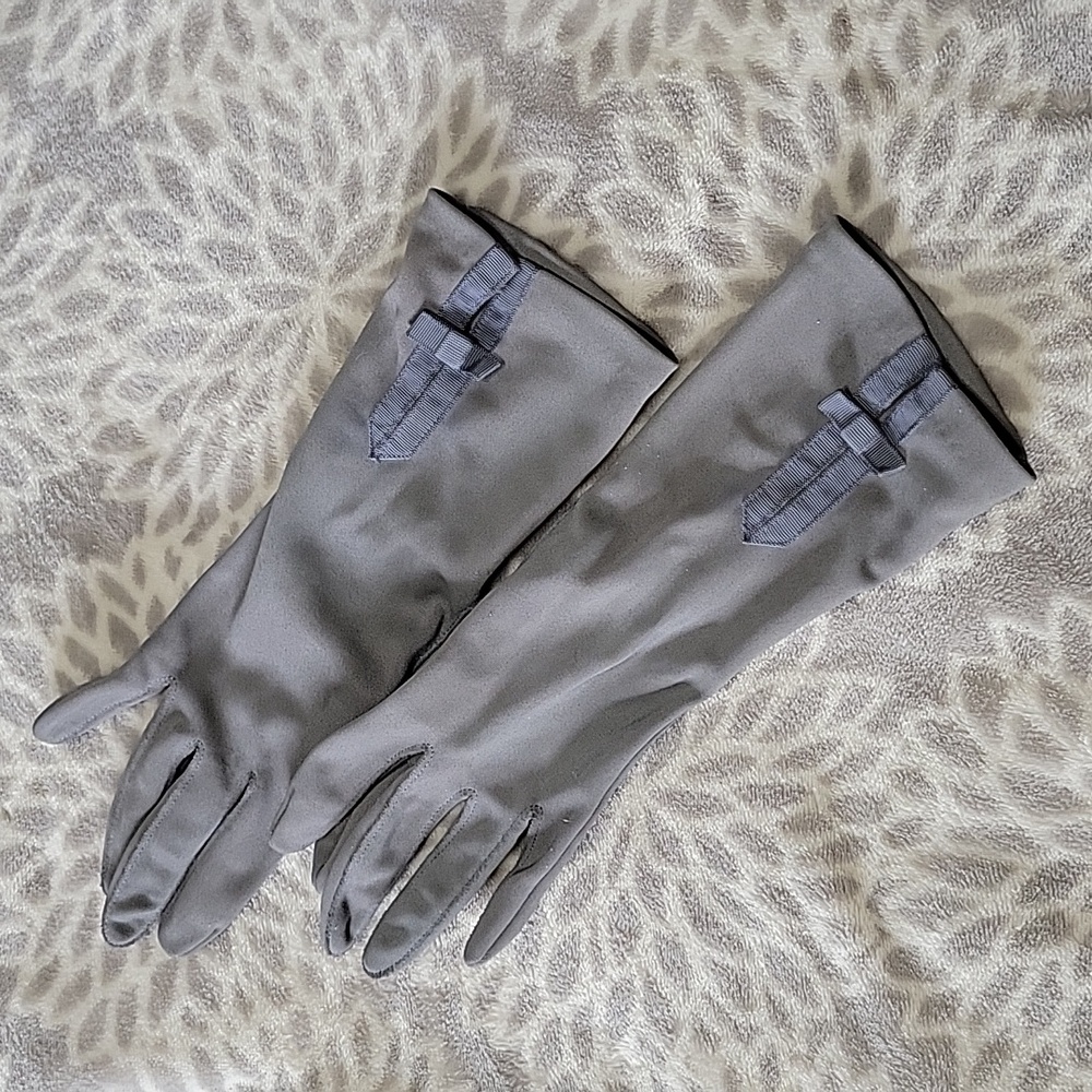 Vintage Hand Dyed Ladies Gloves in Grey Size 6